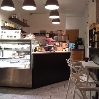 Dessert Cafe Momo - Inside the cafe. - Desserts Near Me - Montreal, Quebec