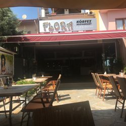 Flora Cafe & Restaurant - Terrace area