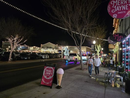 Eighteen Ninety Grille and Lounge by null