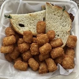 BLT Sandwich with Tater Tots