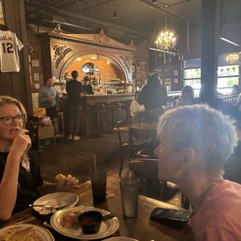 DeLuca's Pizza - Pizza Near Me - Hot Springs, Arkansas