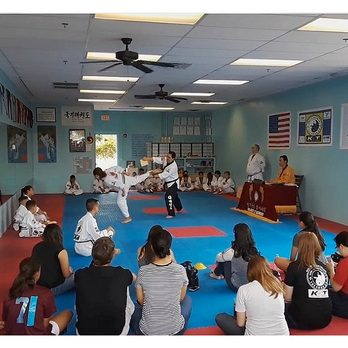 Yong-In Master An's Taekwondo - Testing Day, Board Breaking Segment - Taekwondo Near Me - Goodyear, Arizona Yong-In Master An's Taekwondo - Testing Day, Board Breaking Segment - Taekwondo Near Me - Goodyear, Arizona