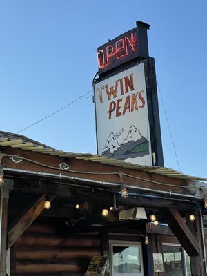 Twin Peaks Drive In by null