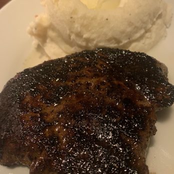 LongHorn Steakhouse - 6oz steak and mashed potatoes - Steakhouses Near Me - Temple, Texas LongHorn Steakhouse - 6oz steak and mashed potatoes - Steakhouses Near Me - Temple, Texas