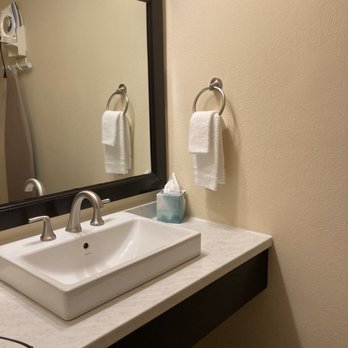 University Inn at Duke - Sink & closet space. - Hotels Near Me - Durham, North Carolina University Inn at Duke - Sink & closet space. - Hotels Near Me - Durham, North Carolina