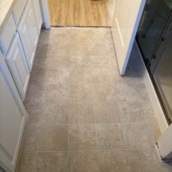 HS Flooring - Small bathroom before Victor put in new floor. - Flooring Near Me