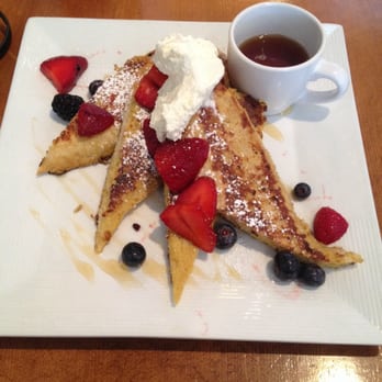 Humble Bee - French toast with berries - Breakfast & Brunch Near Me - Northridge, California