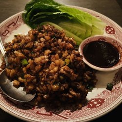 Flo's - New Asian Cuisine - Lettuce Cups