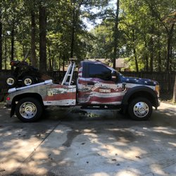 Danny McCluskey Towing Company - Our light duty truck is ready for all your towing and roadside needs. We have a flatbed and heavy duty truck as well.