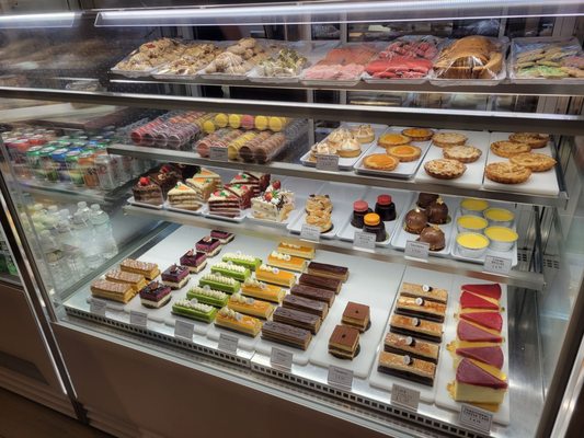 Paris Oven Bakery by null