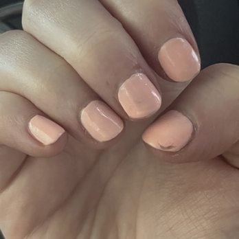 Modern Nails Lounge Spa - Chipped and uneven polish - Nail Salons Near Me - Austin, Texas