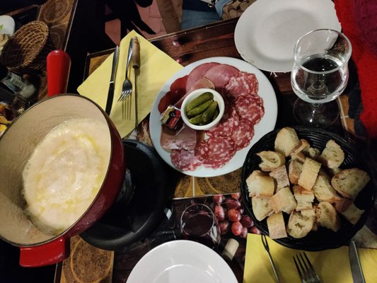 Pain Vin Fromages by null
