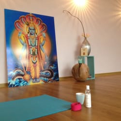 Glow Yoga - Ganesha bei GLOW YOGA