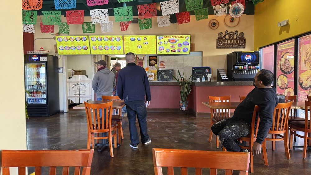 Algoberto’s Mexican Food - Photo 2