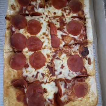 Pizza Hut - Pepperoni Lover's Pizza - Pizza Near Me - Palm Coast, Florida