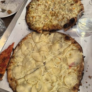 Sally's Apizza - Clam (back), Potato & Rosemary (lacked flavor, didn't taste the rosemary at all) - Pizza Near Me - New Haven, Connecticut Sally's Apizza - Clam (back), Potato & Rosemary (lacked flavor, didn't taste the rosemary at all) - Pizza Near Me - New Haven, Connecticut