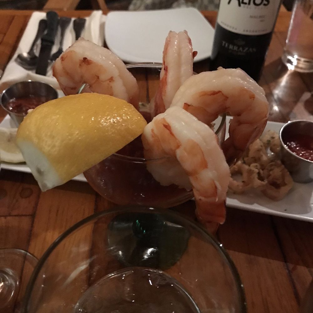 Feeney's Restaurant and Bar - Huge marvelous Jumbo Shrimp Cocktail, perfect - Bars Near Me - Phoenix, Arizona