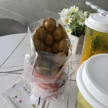 Tsaôcaa - St Augustine - Matcha W. Red Bean Egg Waffle - Bubble Tea Near Me - St. Augustine, Florida