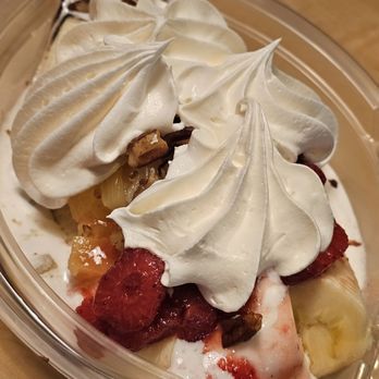 Dairy Queen - Banana split - Ice Cream & Frozen Yogurt Near Me - Schertz, Texas