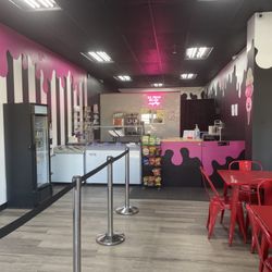 Teeshia’s Sandwiches & Scoops