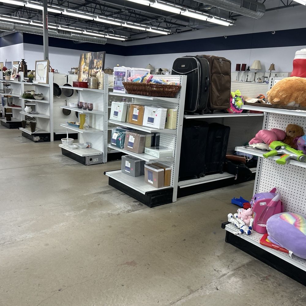 Goodwill Central Texas - Southpark Meadows - House wares - Thrift Stores Near Me - Austin, Texas Goodwill Central Texas - Southpark Meadows - House wares - Thrift Stores Near Me - Austin, Texas