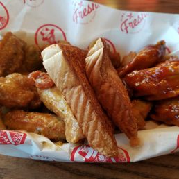 8 wings combo with okra. 8 wings combo with okra.
