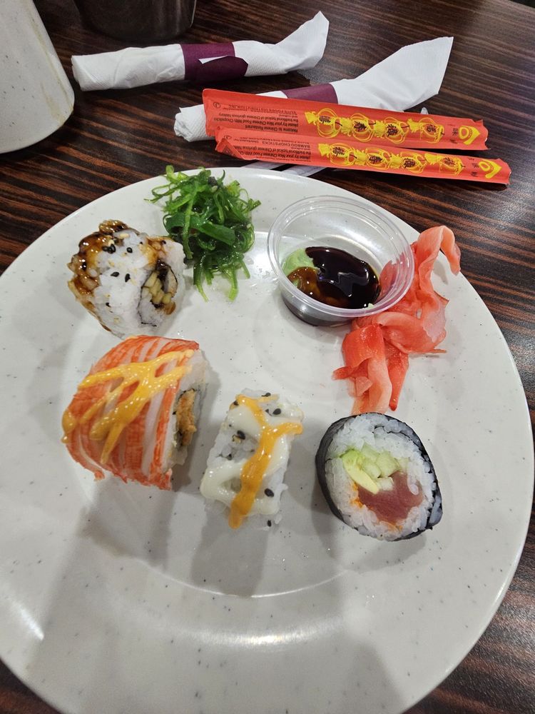 Food from Yoki Buffet