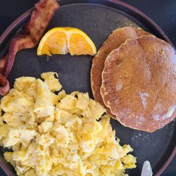 Pancakes, soft scrambled eggs & 1 slice of bacon
