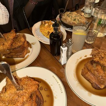 Maison Pickle - Buffalo Mac & Cheese Fried Chicken 'N' Toast - Cocktail Bars Near Me - New York, New York