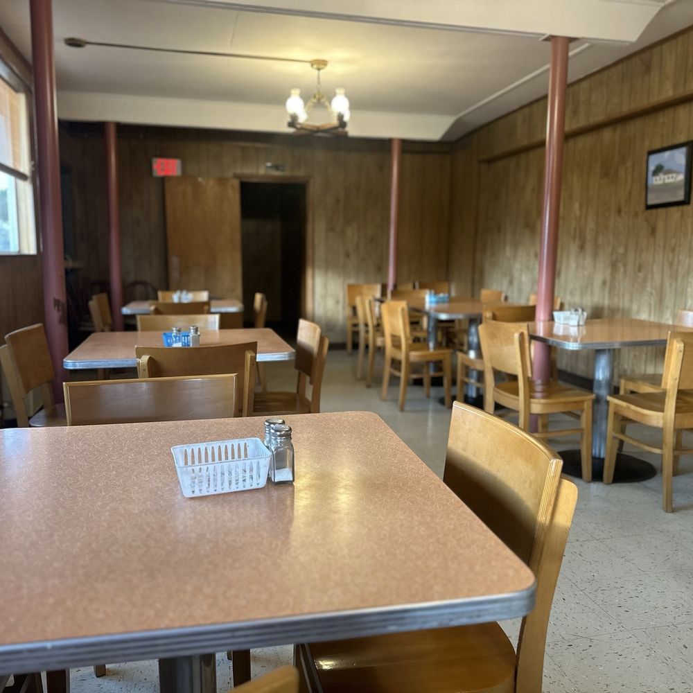 Richee Freeze - Dining Room - nostalgic - Burgers Near Me - Roanoke, Virginia Richee Freeze - Dining Room - nostalgic - Burgers Near Me - Roanoke, Virginia