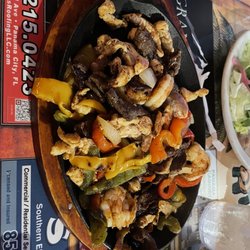 AutentiKa Mexican Grille - Fajitas tejanas