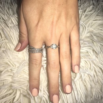 Signature Nails - Nail Salons Near Me - Indianapolis, Indiana