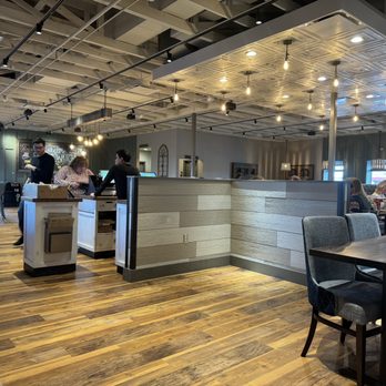 First Watch - Dining Room - Breakfast & Brunch Near Me - Indianapolis, Indiana