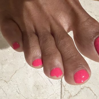 ProTop Nails - Reg mani-chipped in 5 days-so bummed! - Nail Salons Near Me - Roseville, California