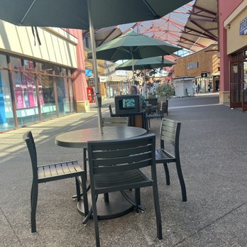 Woodburn Premium Outlets - Shopping Centers Near Me - Woodburn, Oregon Woodburn Premium Outlets - Shopping Centers Near Me - Woodburn, Oregon