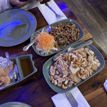 Thai House Restaurant - Cashew Nut Chicken - Thai Near Me - Redlands, California Thai House Restaurant - Cashew Nut Chicken - Thai Near Me - Redlands, California