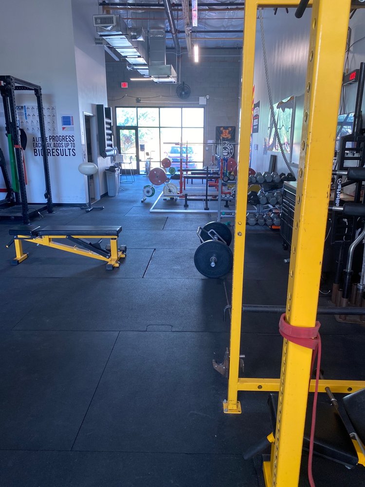 WADE Strength Systems Logo