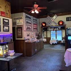 Main Street Station - Popcorn!  FREE!!!!! Included with baskets for serving too