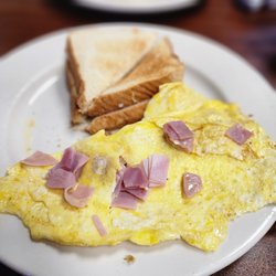 Mr. Billy's Bar and Grill - Ham & cheese omelette
