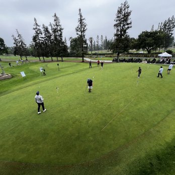 Love Is Sweet Events - Putting contest warm up and driving range warm up for a dynamic start of the tournament - Party & Event Planning Near Me - Pasadena, California