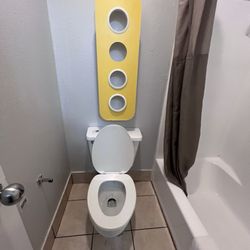Motel 6 - Dirty toilet