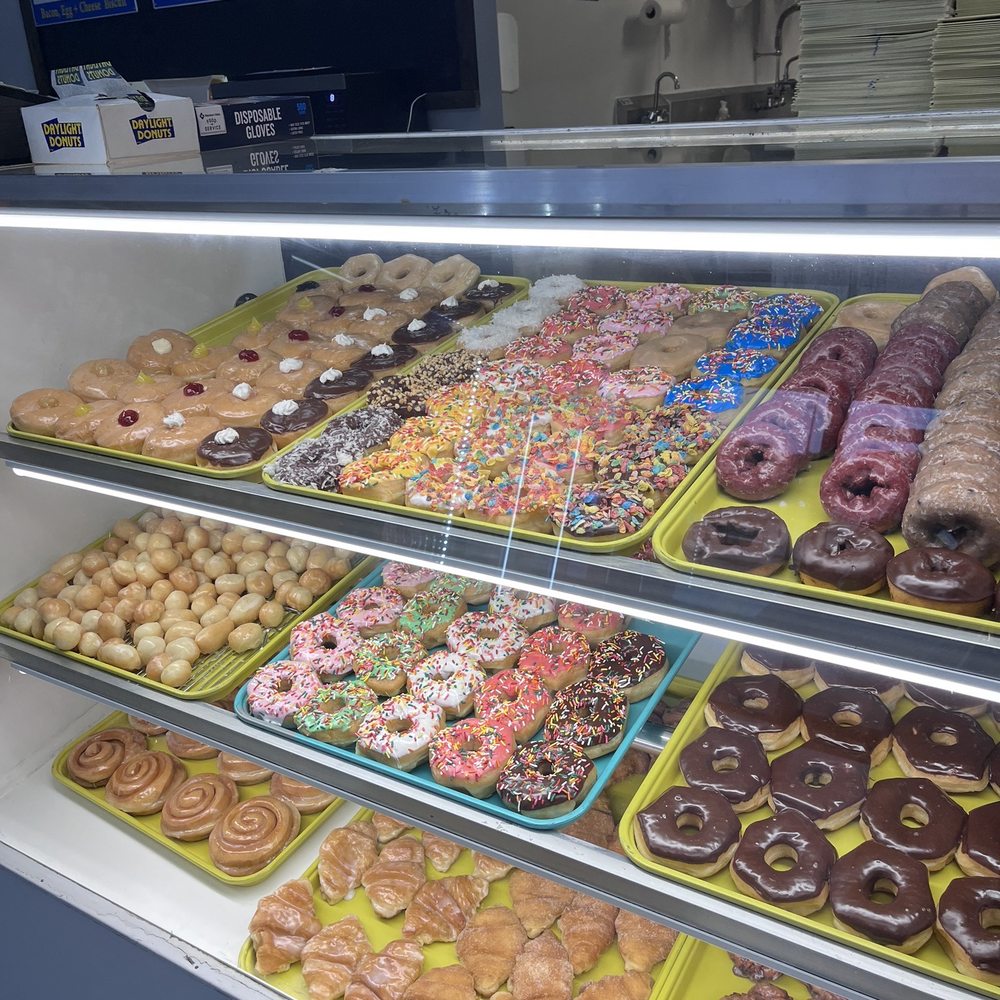 Daylight Donuts - Donuts and Pastries - Coffee & Tea Near Me - Pinson, Alabama Daylight Donuts - Donuts and Pastries - Coffee & Tea Near Me - Pinson, Alabama