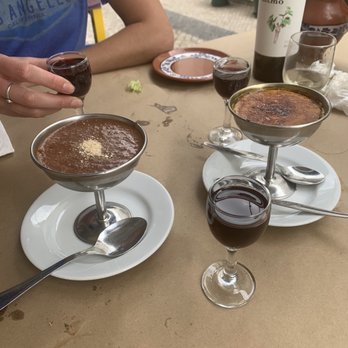 Rosa dos Ventos - Mousse and custard - Portuguese Near Me - Nazaré, 10 Rosa dos Ventos - Mousse and custard - Portuguese Near Me - Nazaré, 10
