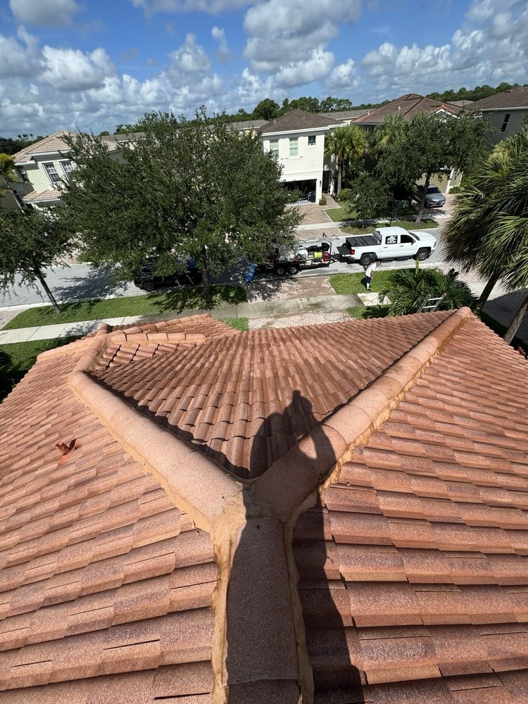 Slide of R N R Pressure Cleaning and Roof Washing