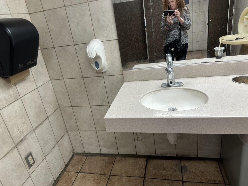 FRY’S FOOD STORES OF ARIZONA Updated September 2024 27 Reviews