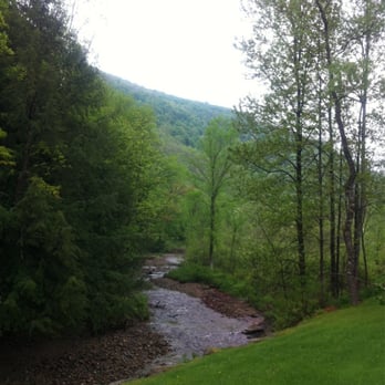 Cedarbrook At Killington - Backyard view - Hotels Near Me - Killington, Vermont