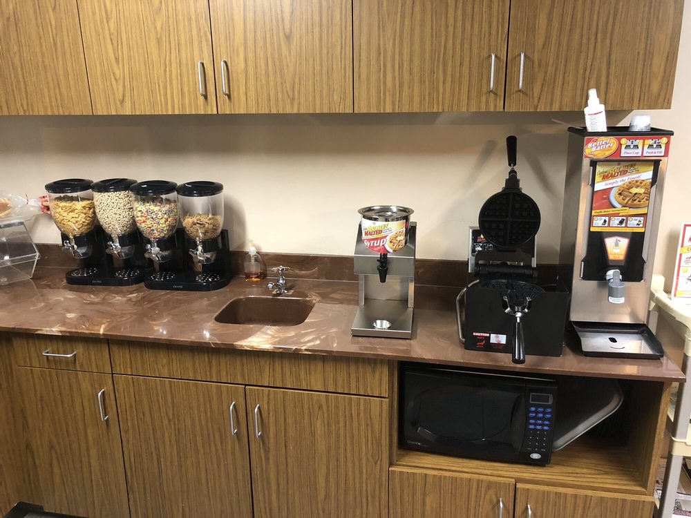 BRIARWOOD INN OF SPARTA Hotels 1755 N Market St, Sparta, IL Phone