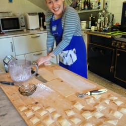 Alla Madonna del Piatto - Rimma making ravioli
