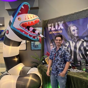 Flix Brewhouse - Cinema Near Me - San Antonio, Texas