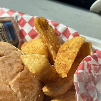 Bluebox Cafe - Potato Wedges - Food Trucks Near Me - Brinkley, Arkansas